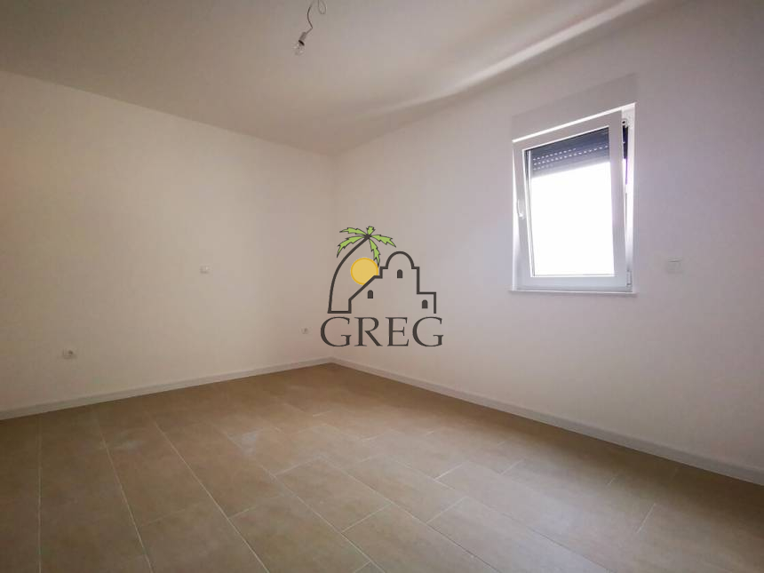 Croatia, Middle Dalmatia, Baška Voda - Apartment, for sale