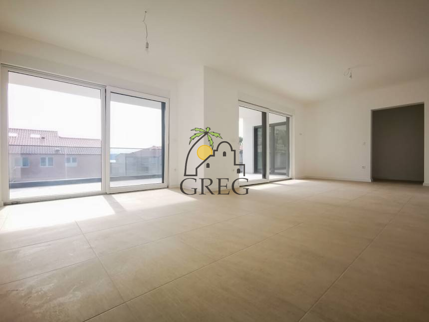 Croatia, Middle Dalmatia, Baška Voda - Apartment, for sale