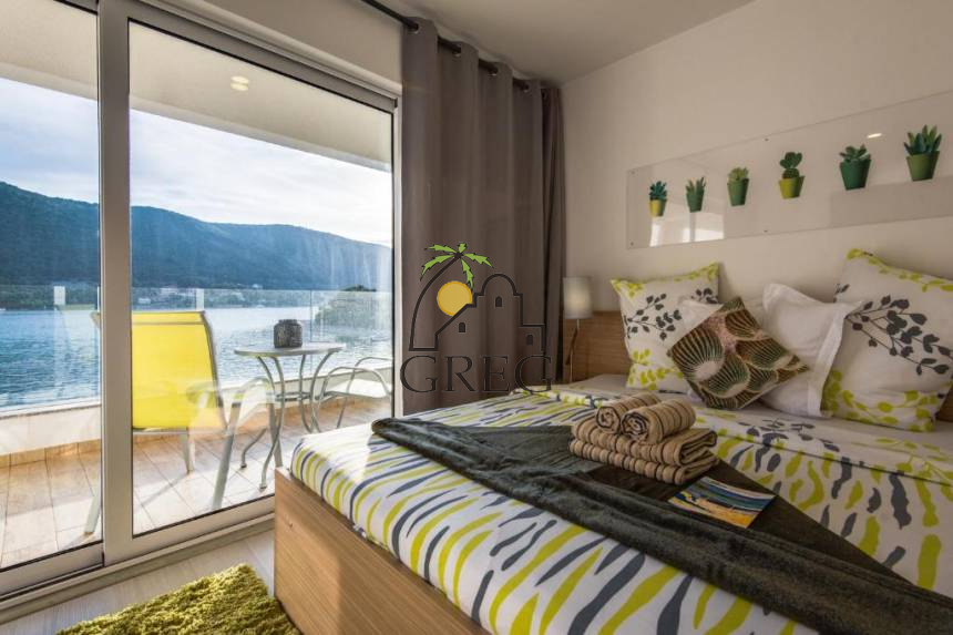 Croatia, North Dalmatia,  - Apartment building, for sale