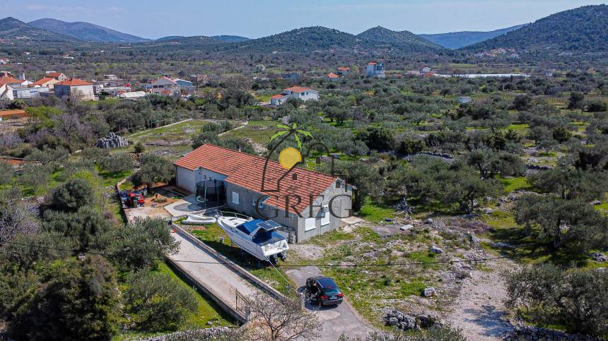 Croatia, Middle Dalmatia,  - Semi-detached house, for sale