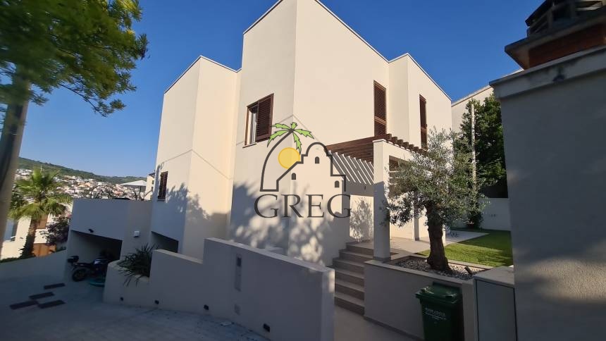 Croatia, Island of Ciovo,  - House, for sale