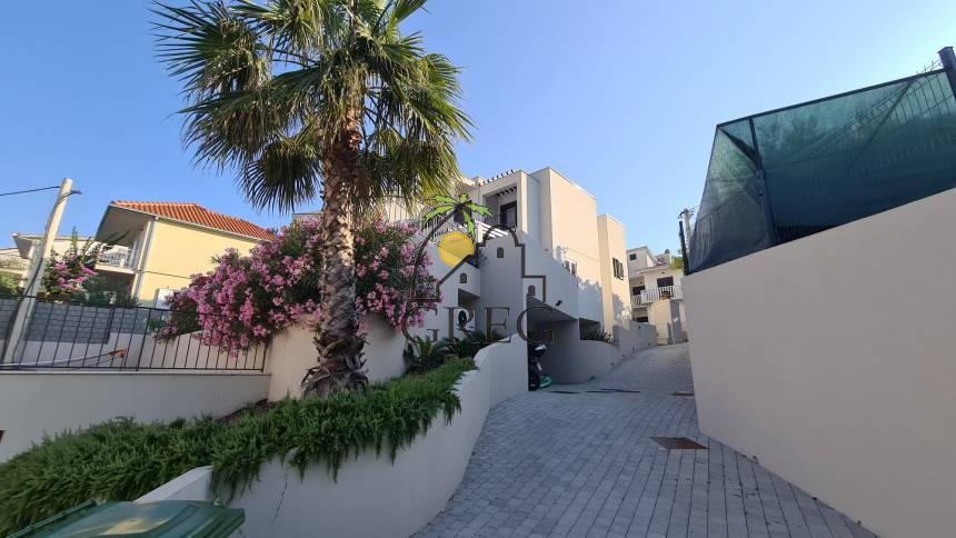 Croatia, Island of Ciovo,  - House, for sale