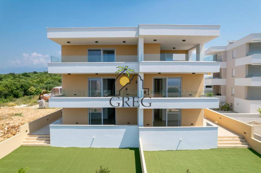 Croatia, Island of Pag, Novalja - Apartment, for sale