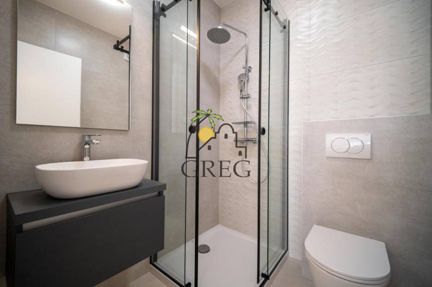 Croatia, Island of Pag, Novalja - Apartment, for sale