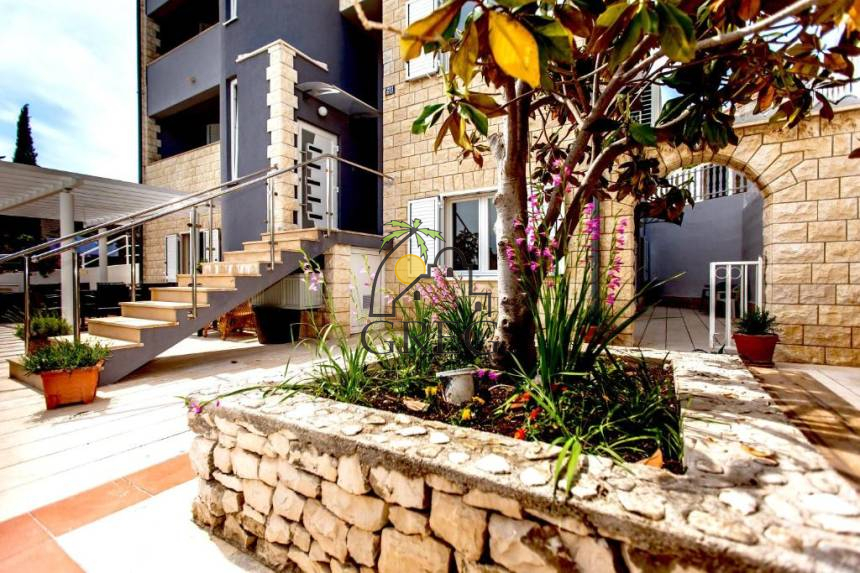 Chorwacja, Wyspa Ciovo,  - Dom, na wynajem