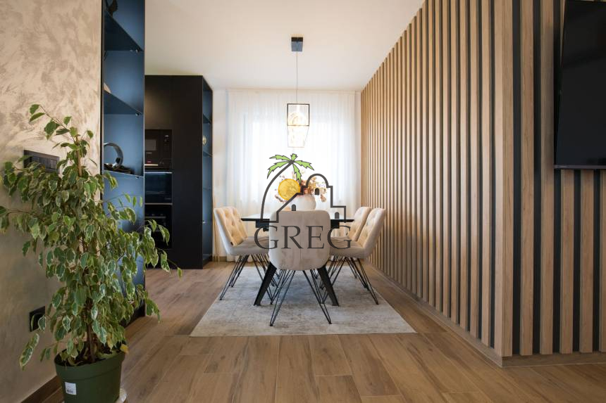 Croatia, North Dalmatia, Petrcane - Apartment, for sale