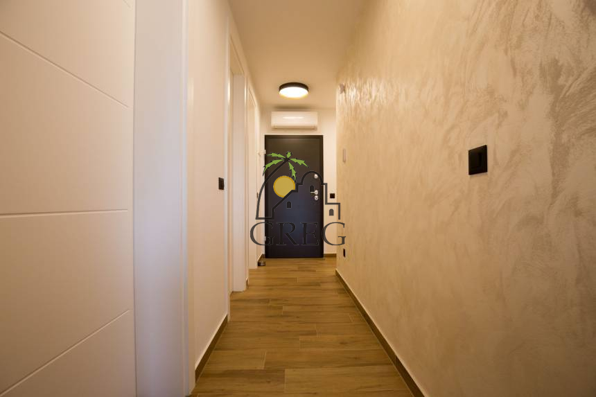 Croatia, North Dalmatia, Petrcane - Apartment, for sale