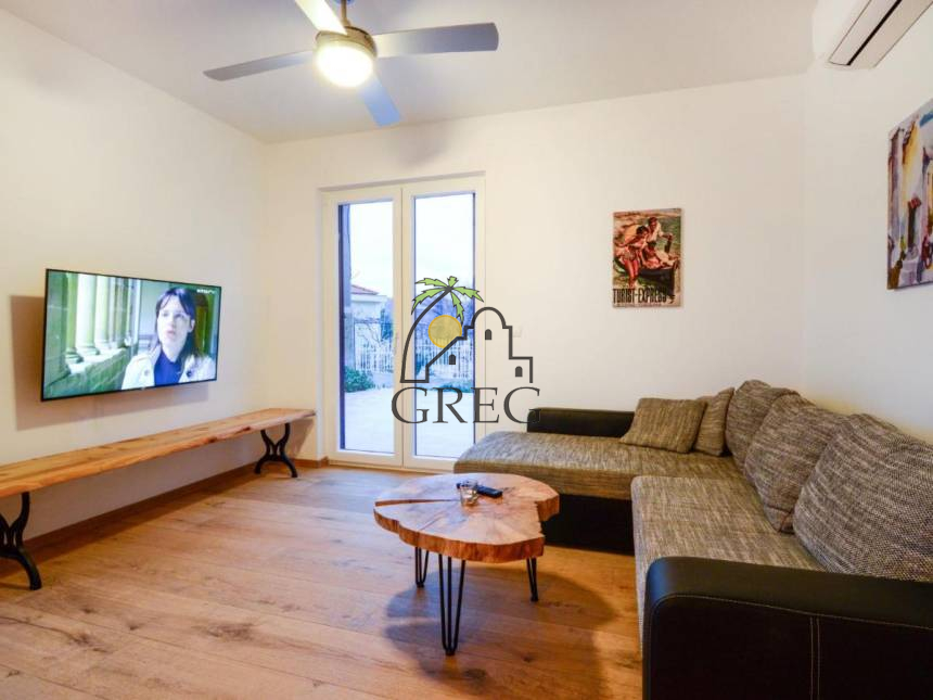 Croatia, Middle Dalmatia,  - House, for sale