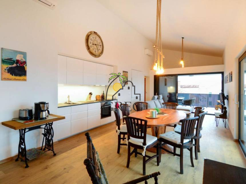 Croatia, Middle Dalmatia,  - House, for sale