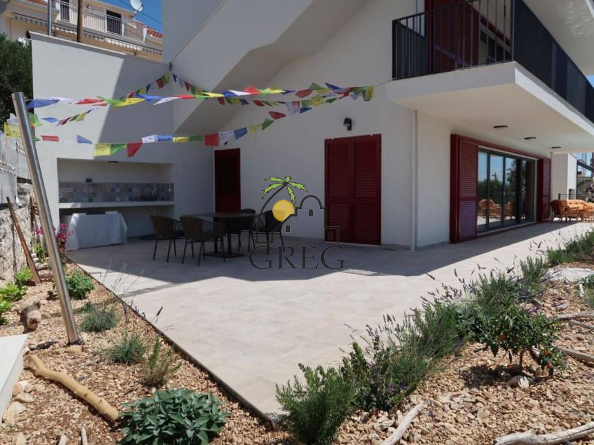 Croatia, Middle Dalmatia,  - House, for sale
