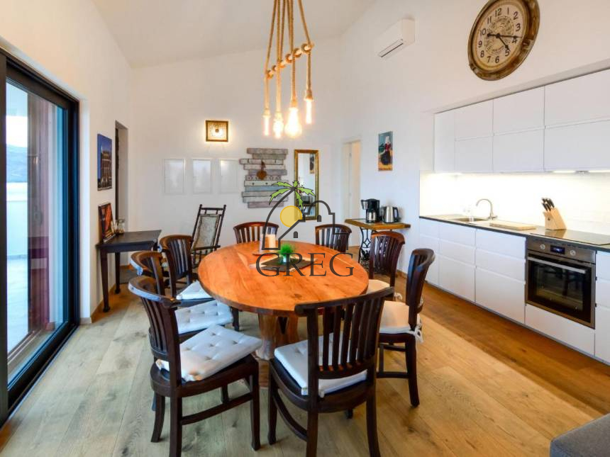 Croatia, Middle Dalmatia,  - House, for sale