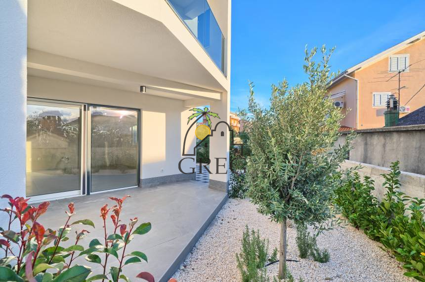 Croatia, North Dalmatia, Brodarica - Apartment, for sale