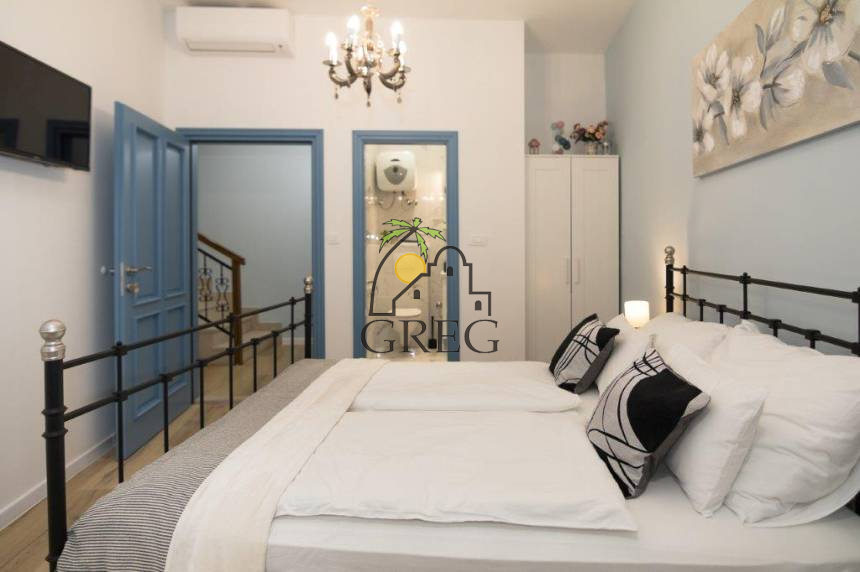 Croatia, North Dalmatia, Šibenik  - House, for sale