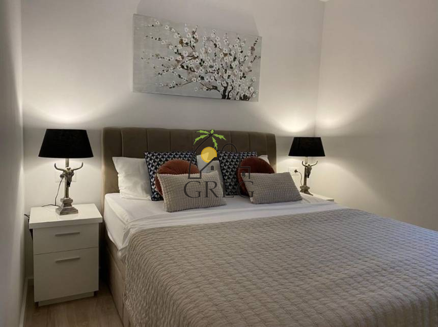 Croatia, Middle Dalmatia, Makarska - Apartment, for sale