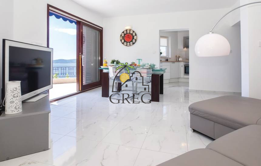 Croatia, Middle Dalmatia, Omis - Apartment building, for sale