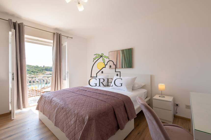 Croatia, Island of Korčula,  - Apartment building, for sale