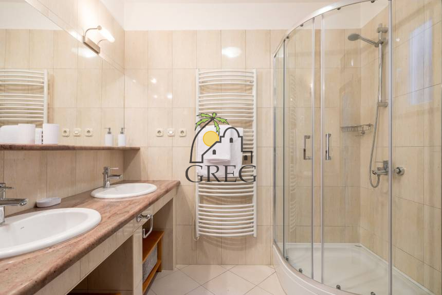 Croatia, Island of Korčula,  - Apartment building, for sale