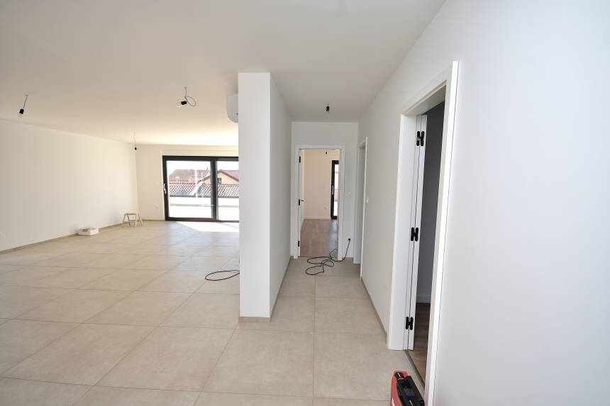 Croatia, North Dalmatia, Vodice - Apartment, for sale