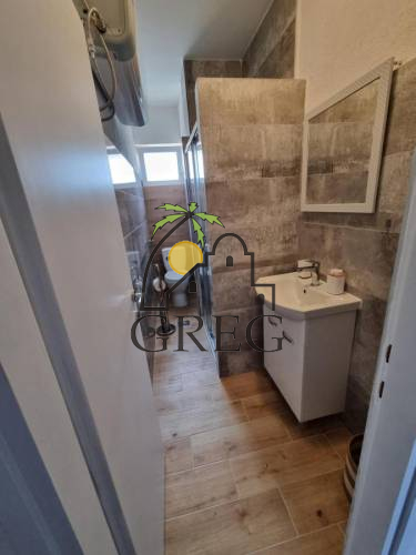 Croatia, Middle Dalmatia,  - Apartment building, for sale