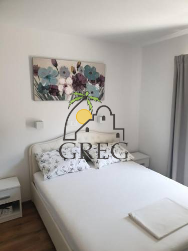 Croatia, Middle Dalmatia,  - Apartment building, for sale