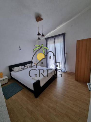 Croatia, Middle Dalmatia,  - Apartment building, for sale