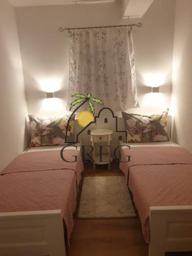 Croatia, Middle Dalmatia,  - Apartment building, for sale