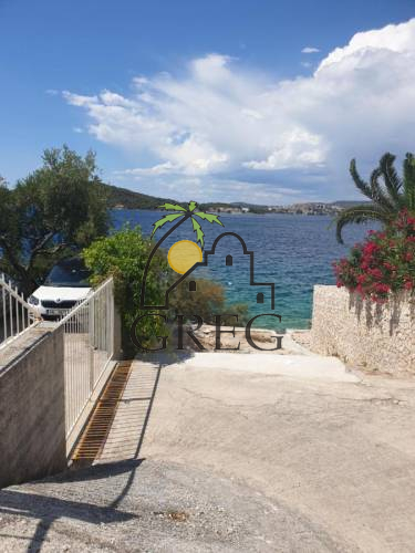 Croatia, Middle Dalmatia,  - Apartment building, for sale