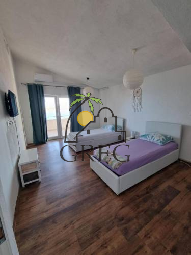 Croatia, Middle Dalmatia,  - Apartment building, for sale