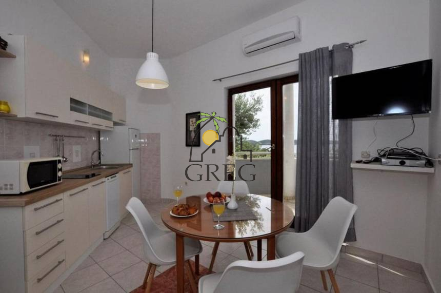 Croatia, Middle Dalmatia,  - Apartment building, for sale