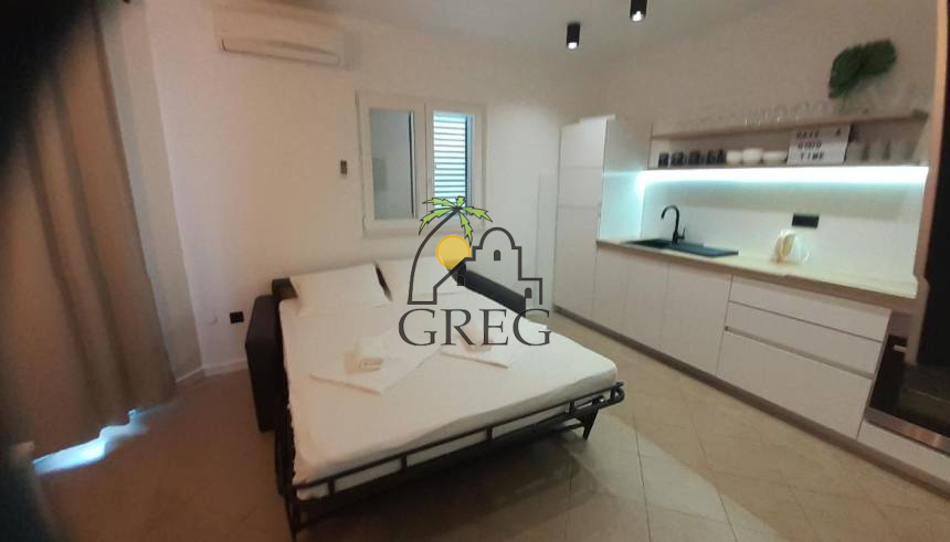 Croatia, Middle Dalmatia,  - Apartment building, for sale