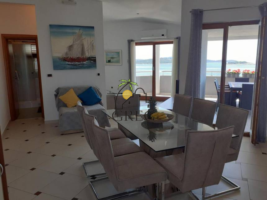 Croatia, Middle Dalmatia,  - Apartment building, for sale