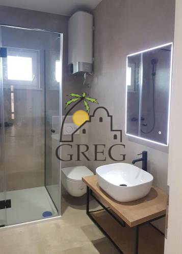 Croatia, Middle Dalmatia,  - Apartment building, for sale