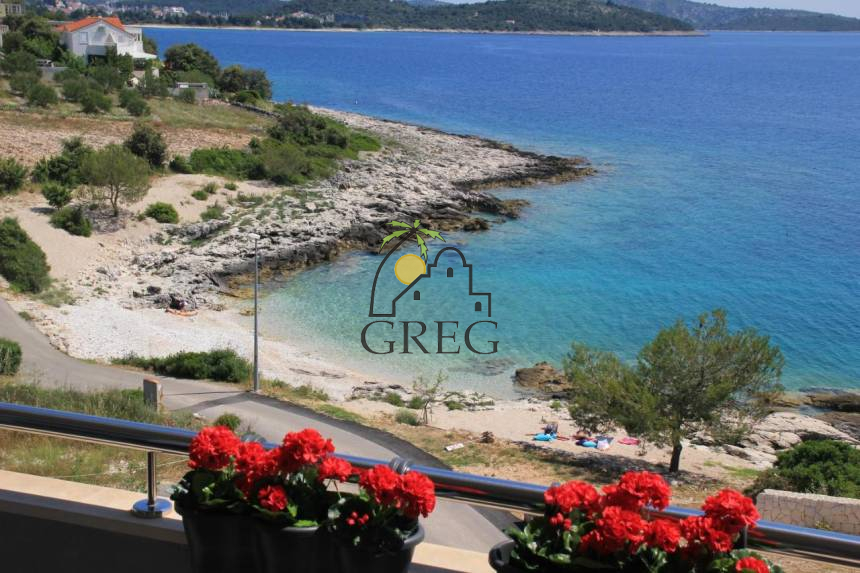 Croatia, Middle Dalmatia,  - Apartment building, for sale