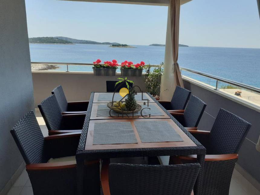 Croatia, Middle Dalmatia,  - Apartment building, for sale