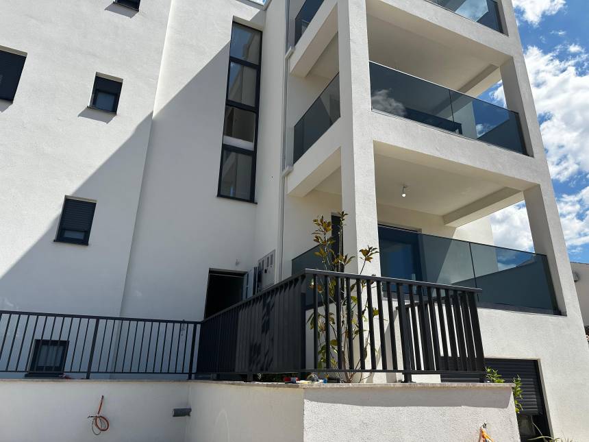 Croatia, Middle Dalmatia, Rogoznica - Apartment, for sale