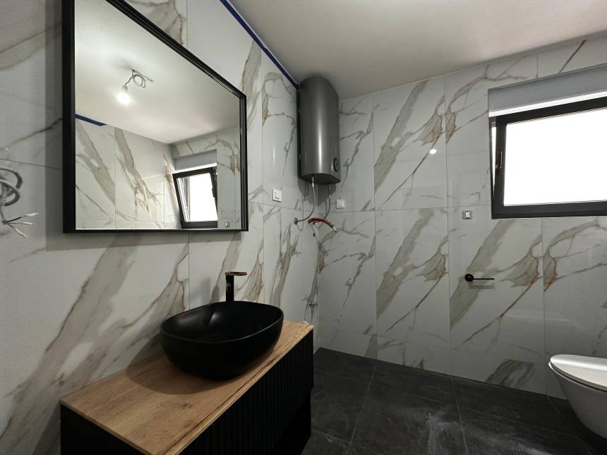 Croatia, Middle Dalmatia, Rogoznica - Apartment, for sale