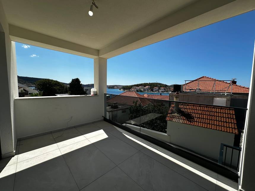 Croatia, Middle Dalmatia, Rogoznica - Apartment, for sale