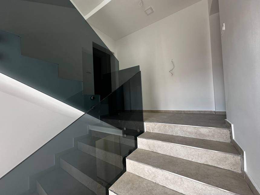 Croatia, Middle Dalmatia, Rogoznica - Apartment, for sale