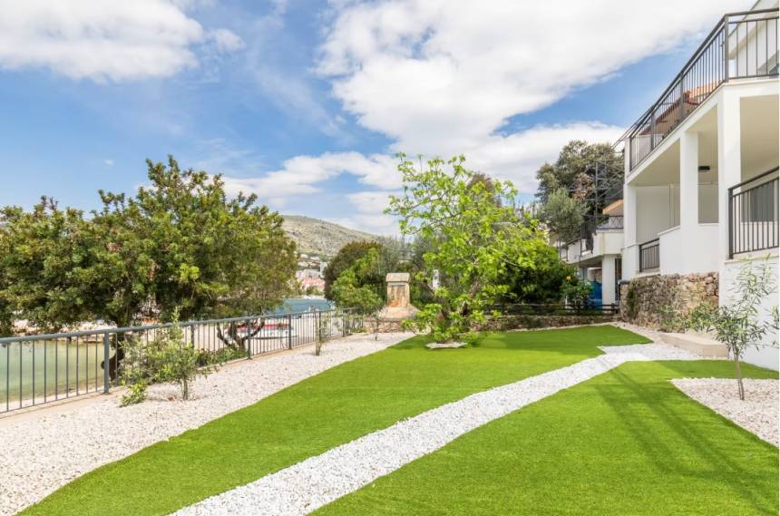 Croatia, Middle Dalmatia,  - House, for sale