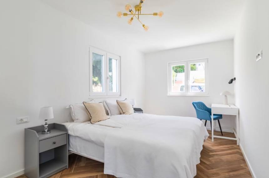 Croatia, Middle Dalmatia,  - House, for sale