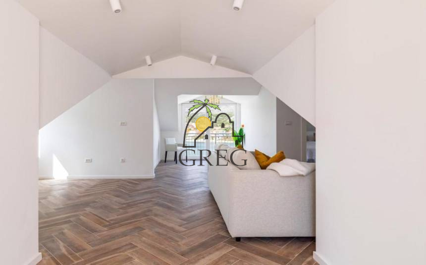 Croatia, Middle Dalmatia,  - House, for sale