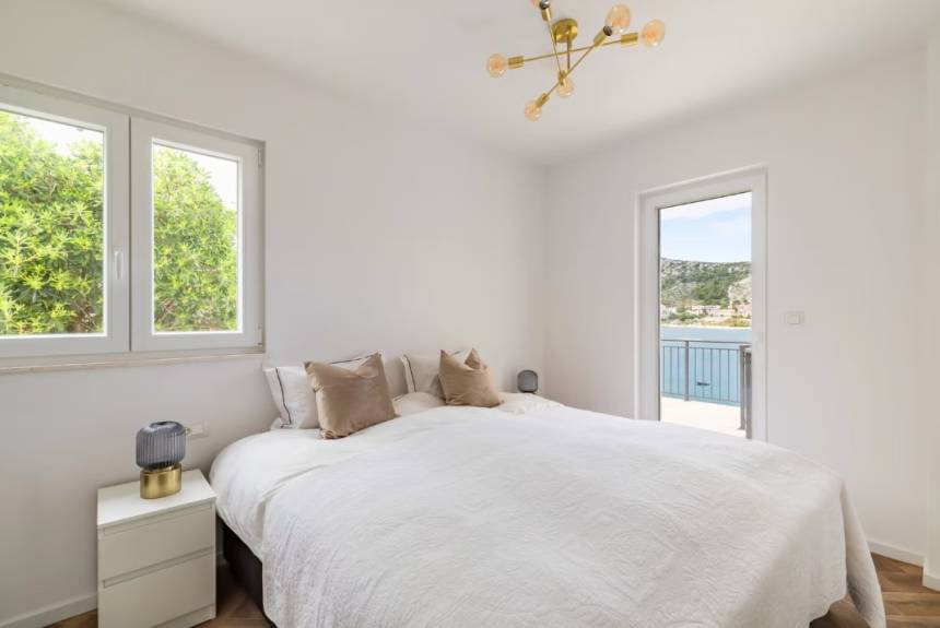 Croatia, Middle Dalmatia,  - House, for sale