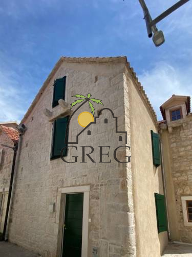 Croatia, Middle Dalmatia, Kaštel - Stone house, for sale