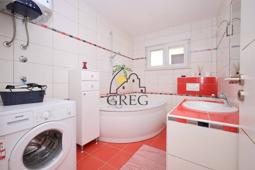 Croatia, North Dalmatia, Vodice - Apartment, for sale