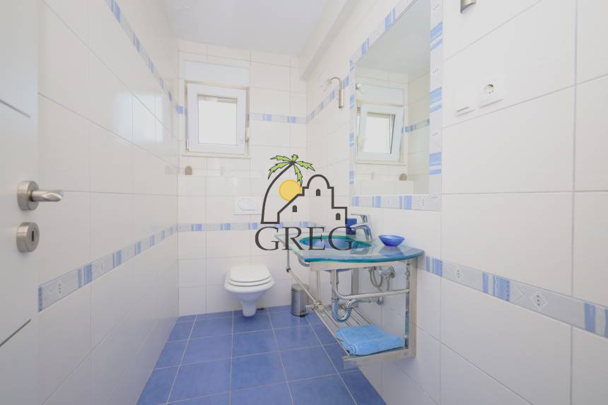 Croatia, North Dalmatia, Vodice - Apartment, for sale