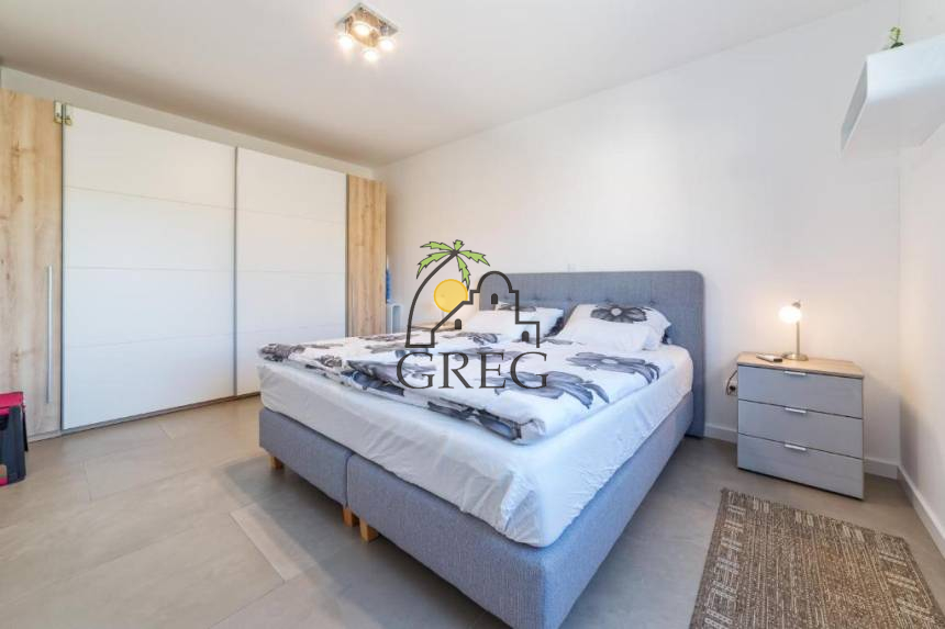 Croatia, North Dalmatia, Vodice - Apartment, for sale