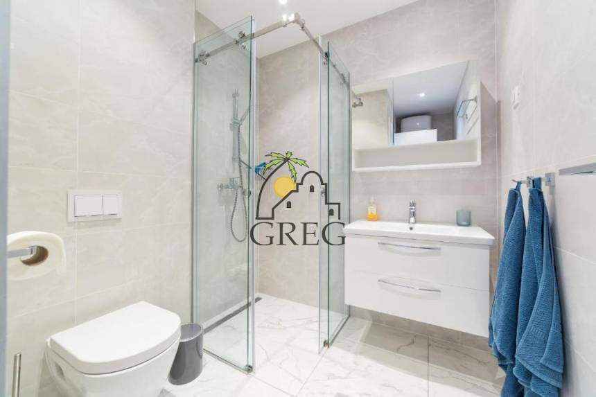 Croatia, North Dalmatia, Vodice - Apartment, for sale