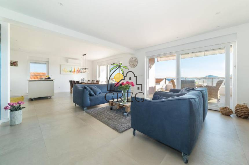 Croatia, North Dalmatia, Vodice - Apartment, for sale