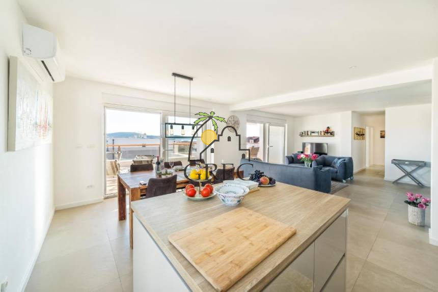 Croatia, North Dalmatia, Vodice - Apartment, for sale