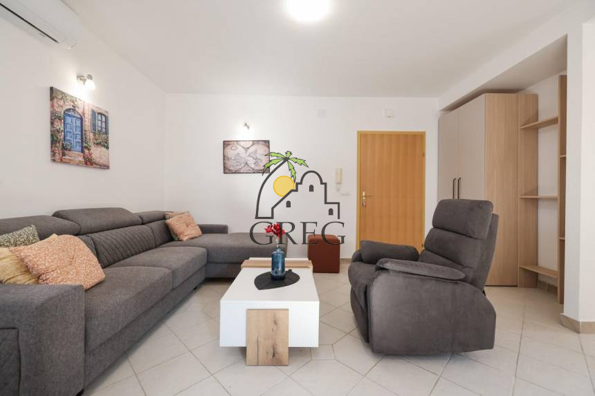 Croatia, North Dalmatia, Petrcane - Apartment, for sale